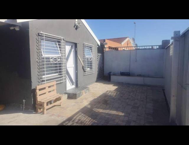 3 BEDROOM HOUSE FOR SALE IN VOORBRUG